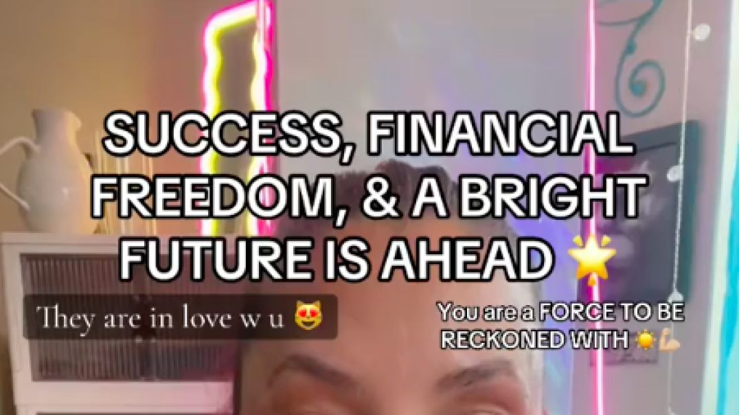 ⁣Success Financial Freedom⁣⁣:  A Collective Card Reading