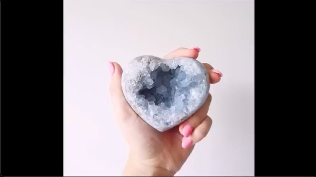 What Crystal Should You Own Based on Your Zodiac Sign